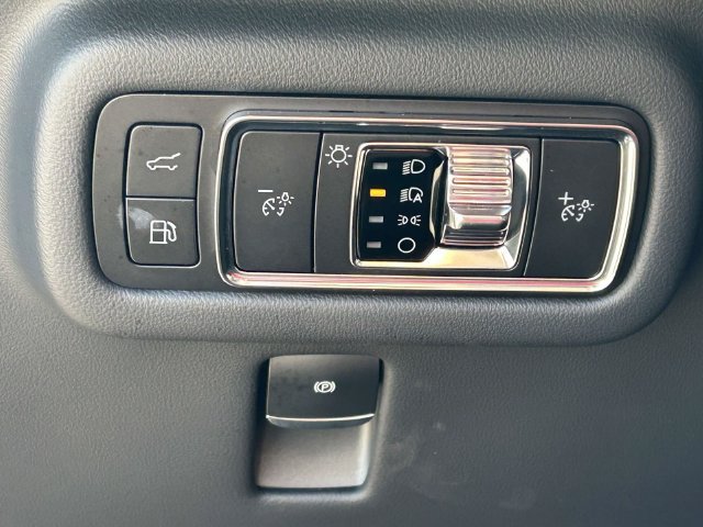 Used 2025 Lincoln Nautilus Reserve w/ Jet Appearance Package AWD/4WD image 18