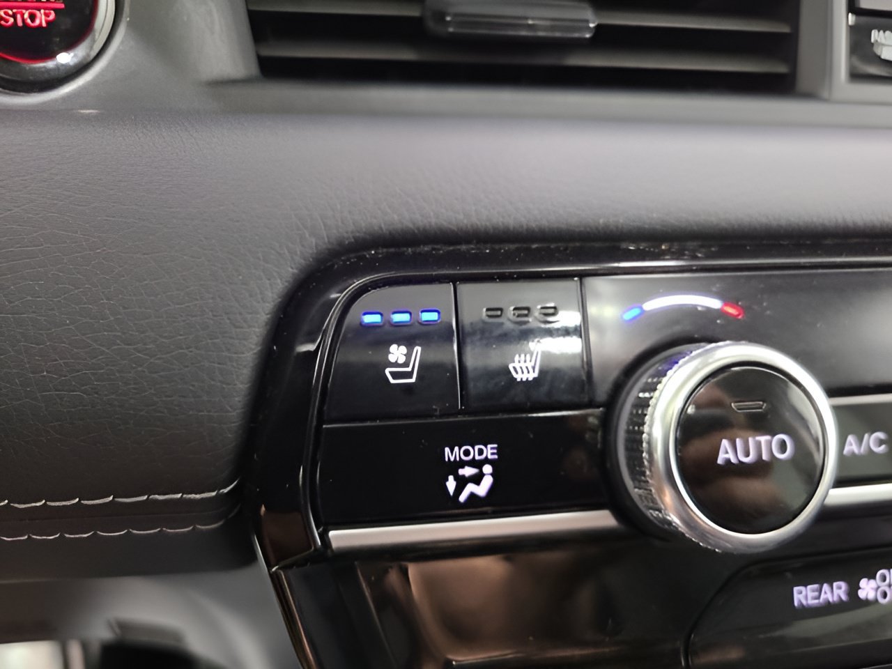 Used 2023 Honda Pilot Elite image 37