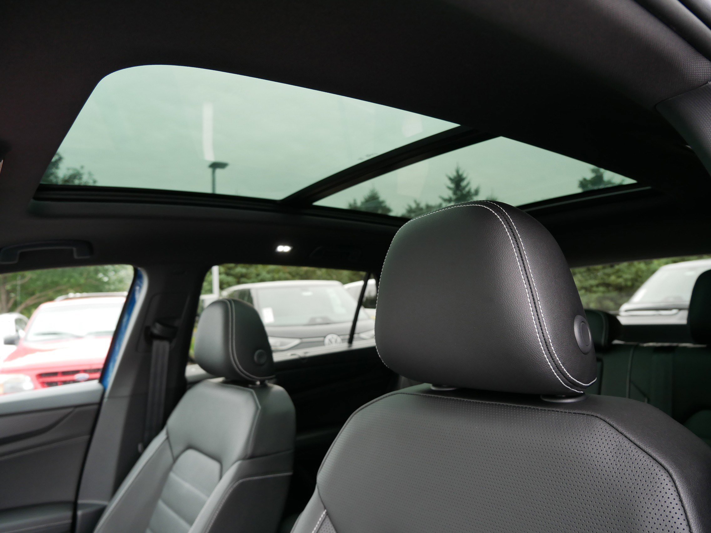 New 2026 Volkswagen Atlas Cross Sport SEL R-Line image 9