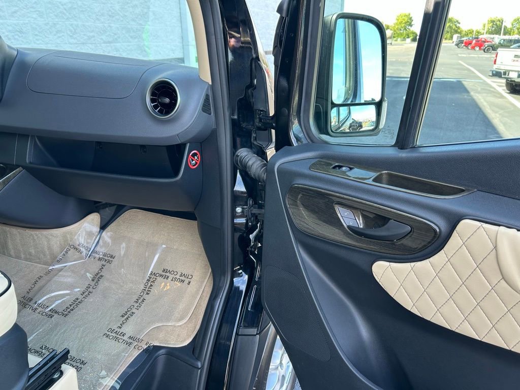 Used 2020 Mercedes-Benz Sprinter 3500 image 32