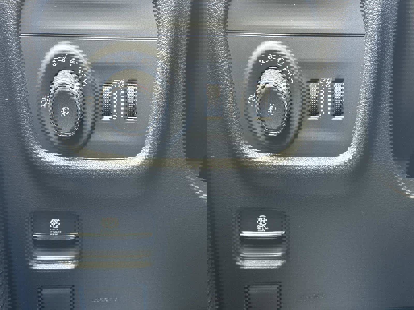 New 2025 Jeep Grand Cherokee L Limited w/ Black Appearance Package image 14