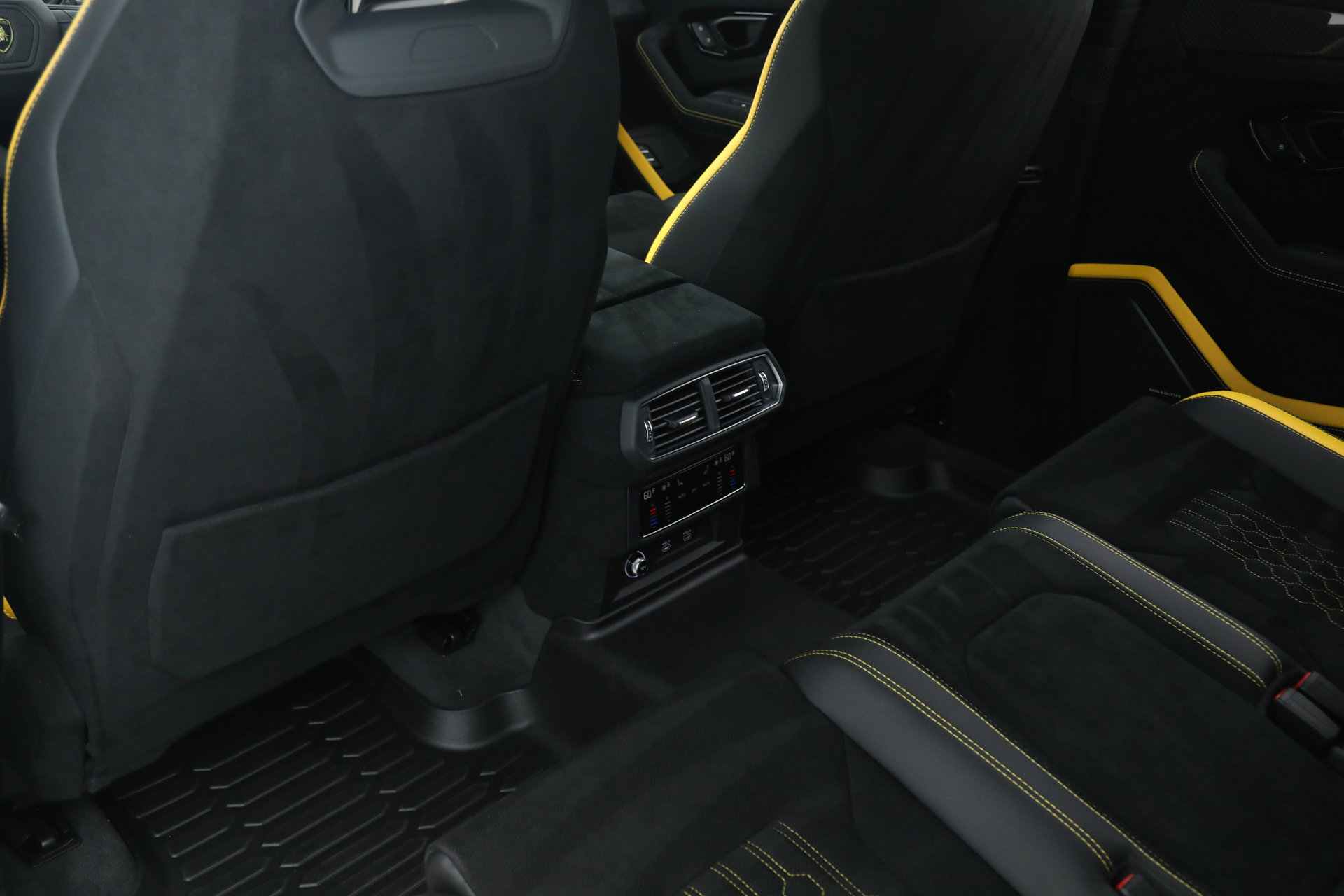 Used 2023 Lamborghini Urus Performante image 35