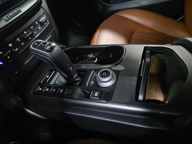 Used 2020 Maserati Ghibli S Q4 AWD/4WD image 24