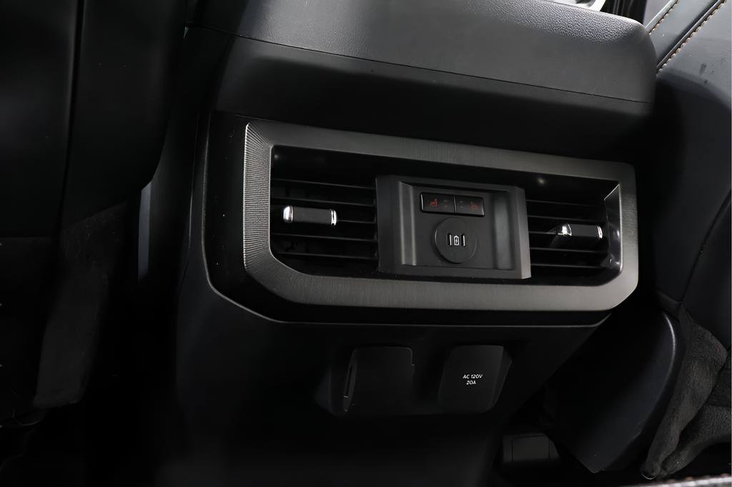 Used 2023 Ford F250 Platinum AWD/4WD image 27