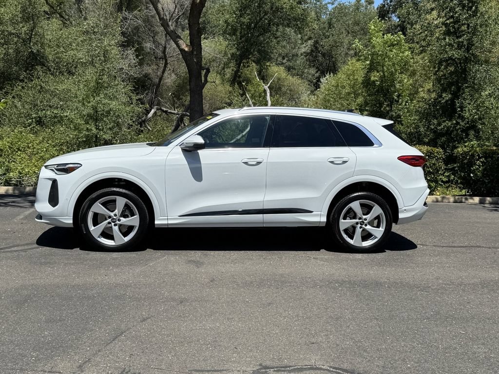 Used 2025 Audi Q5 Premium Plus w/ Premium Plus AWD/4WD image 8