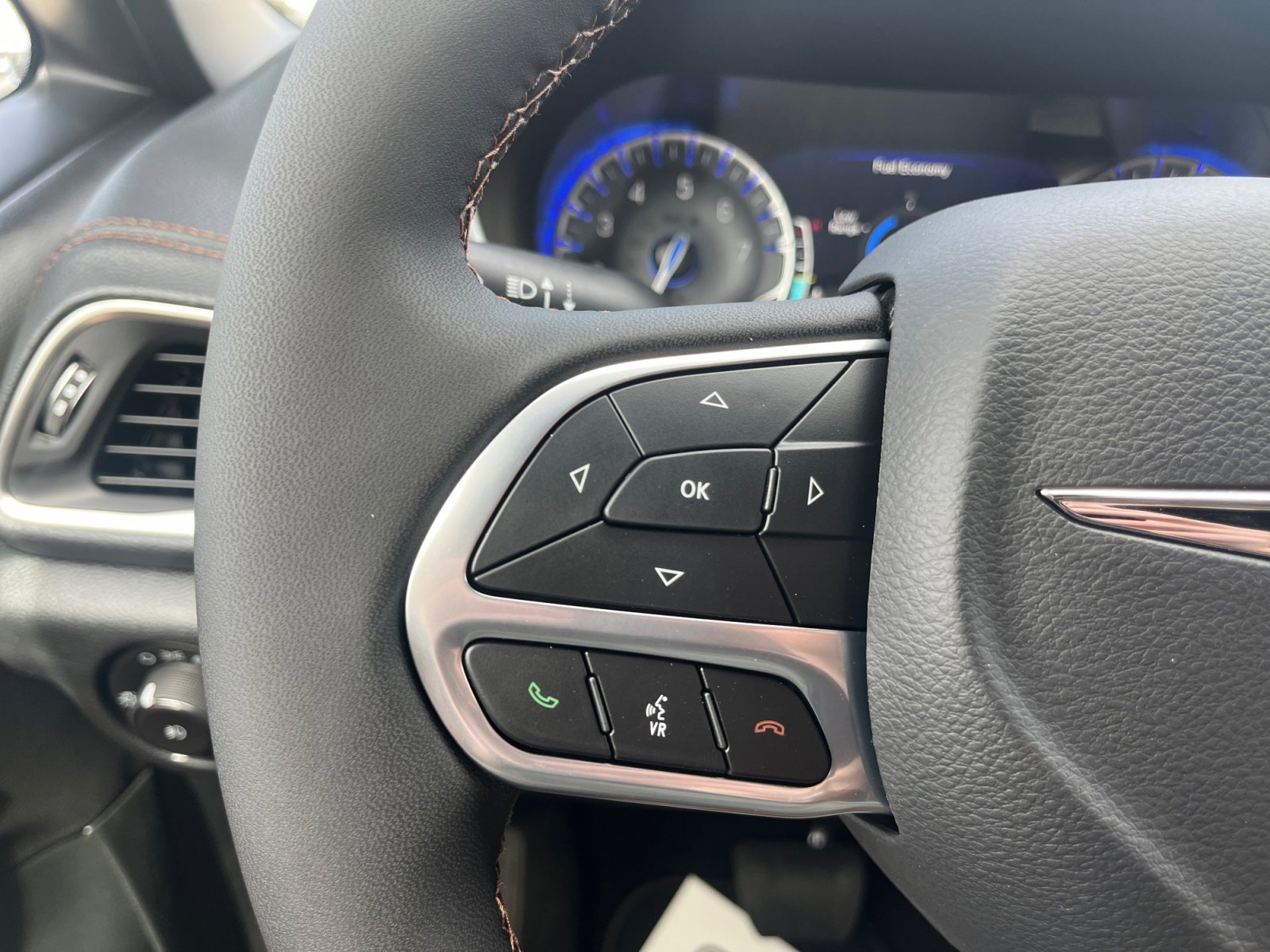 New 2026 Chrysler Pacifica Pinnacle image 17