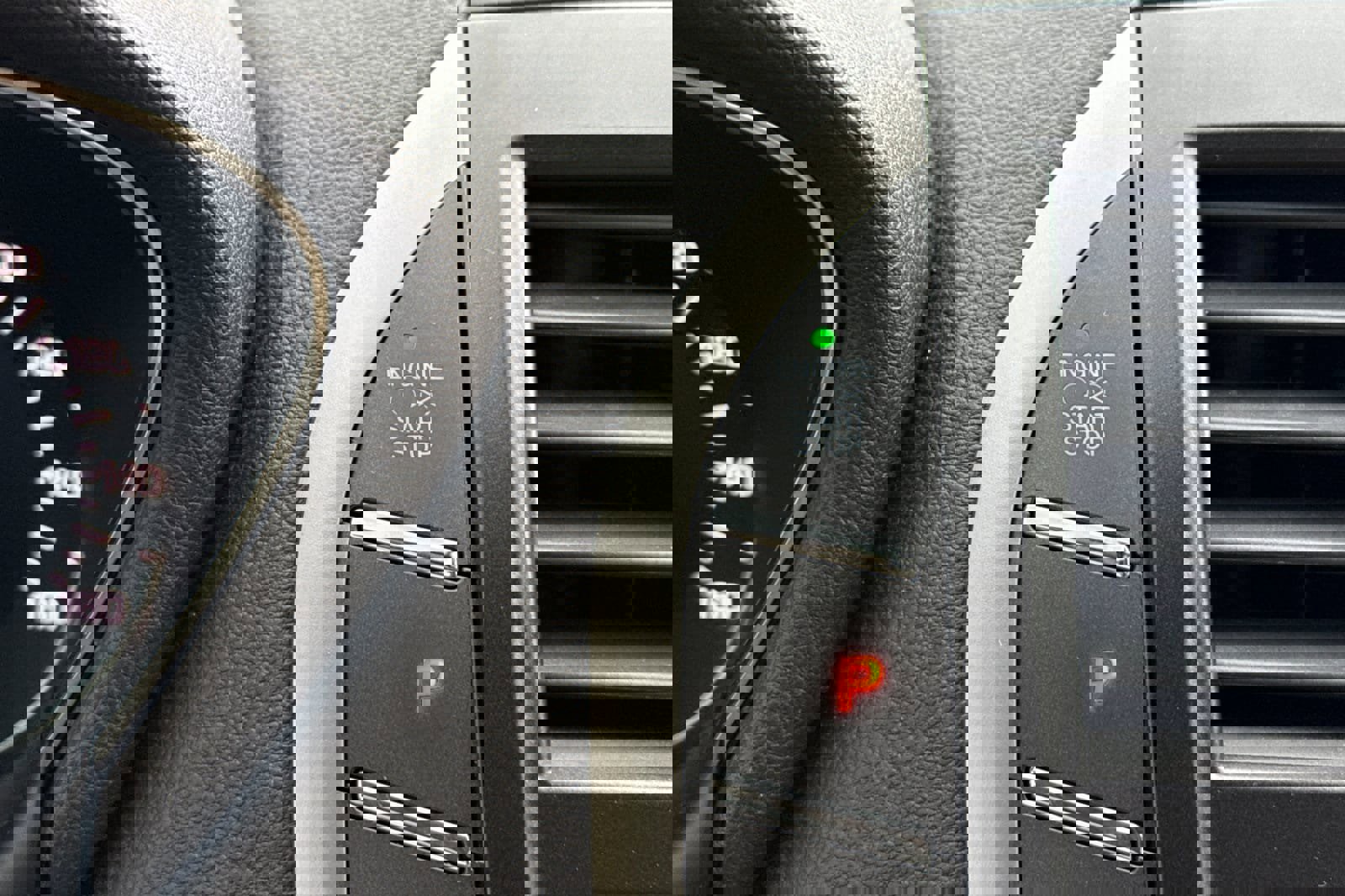 Used 2018 Lincoln MKC Reserve image 24