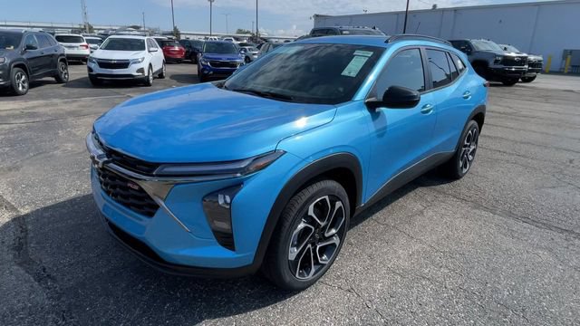 New 2026 Chevrolet Trax RS w/ Sunroof Package FWD image 6