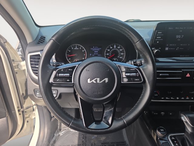 Used 2023 Kia Seltos S FWD image 12