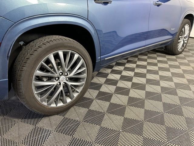 Used 2025 Buick Enclave Avenir w/ Super Cruise Package image 5