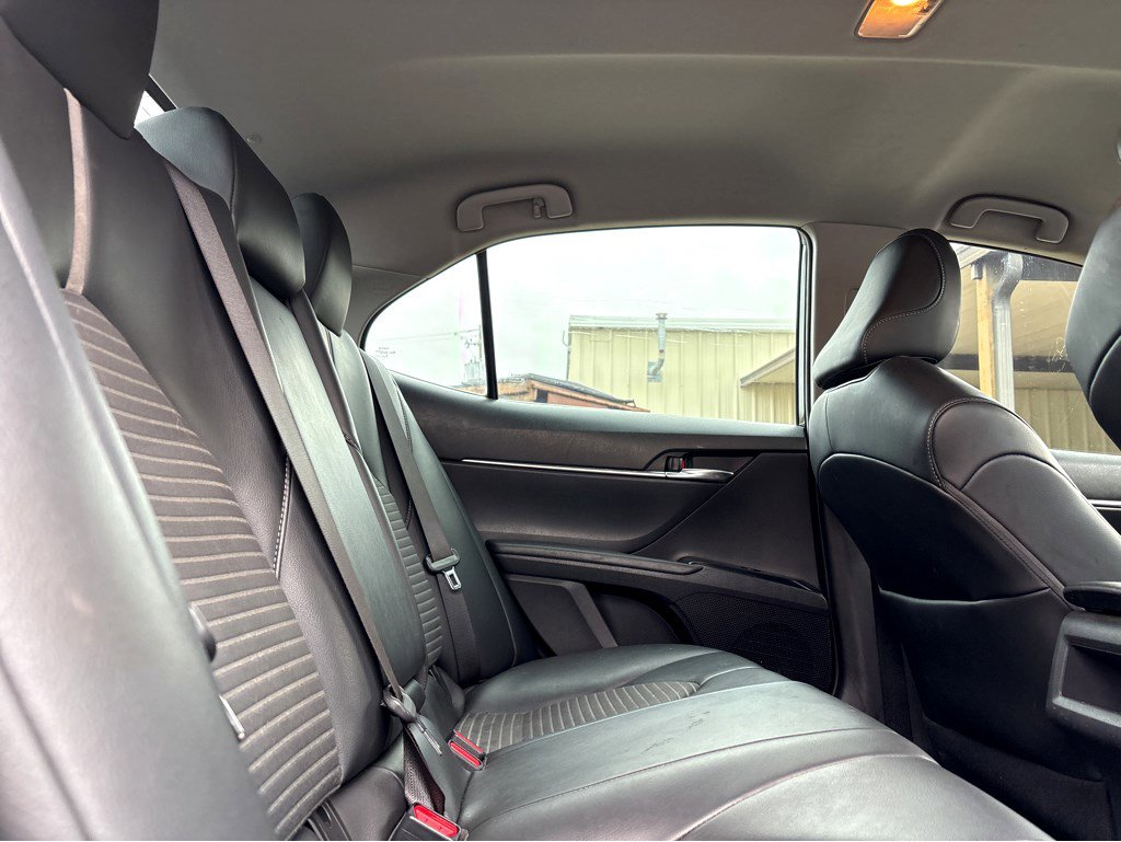 Used 2020 Toyota Camry SE image 10