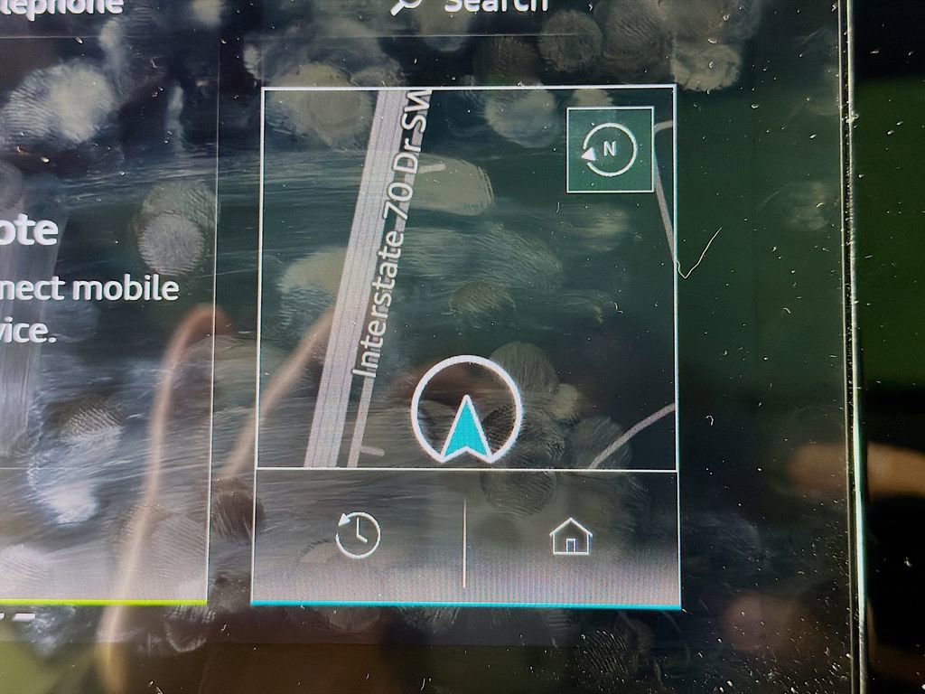 Used 2022 Audi e-tron Premium Plus image 17