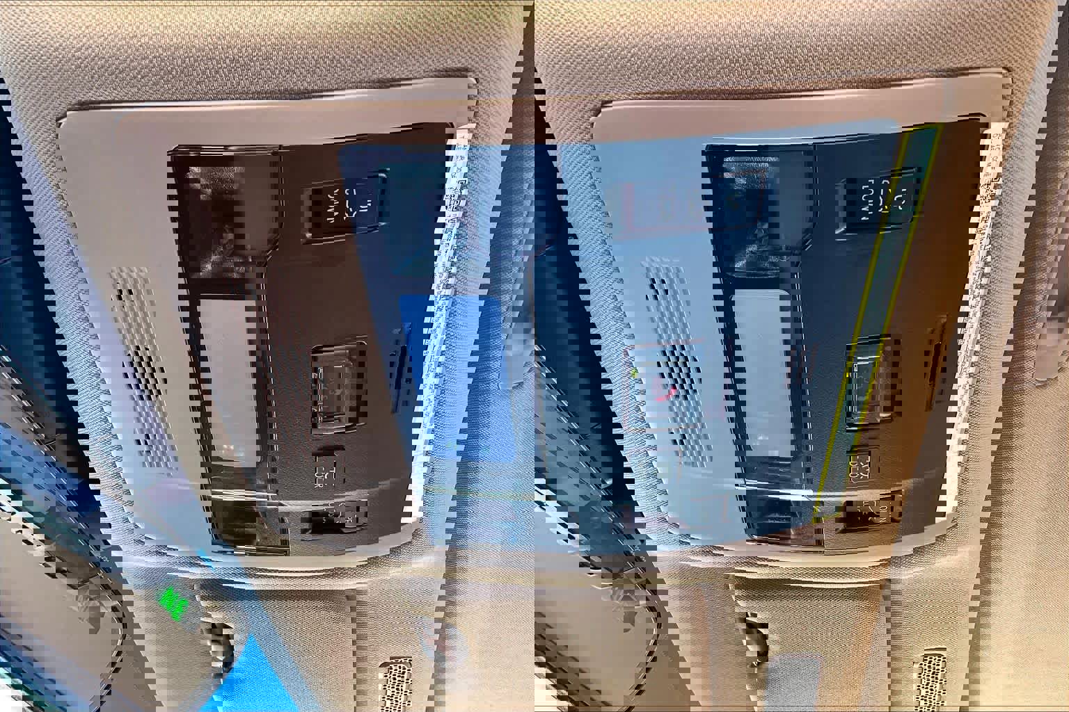 Used 2025 Lexus ES 350 w/ Premium Package image 32