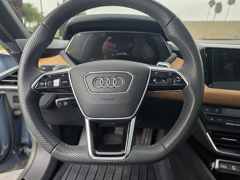 Used 2023 Audi e-tron GT Prestige AWD/4WD image 35