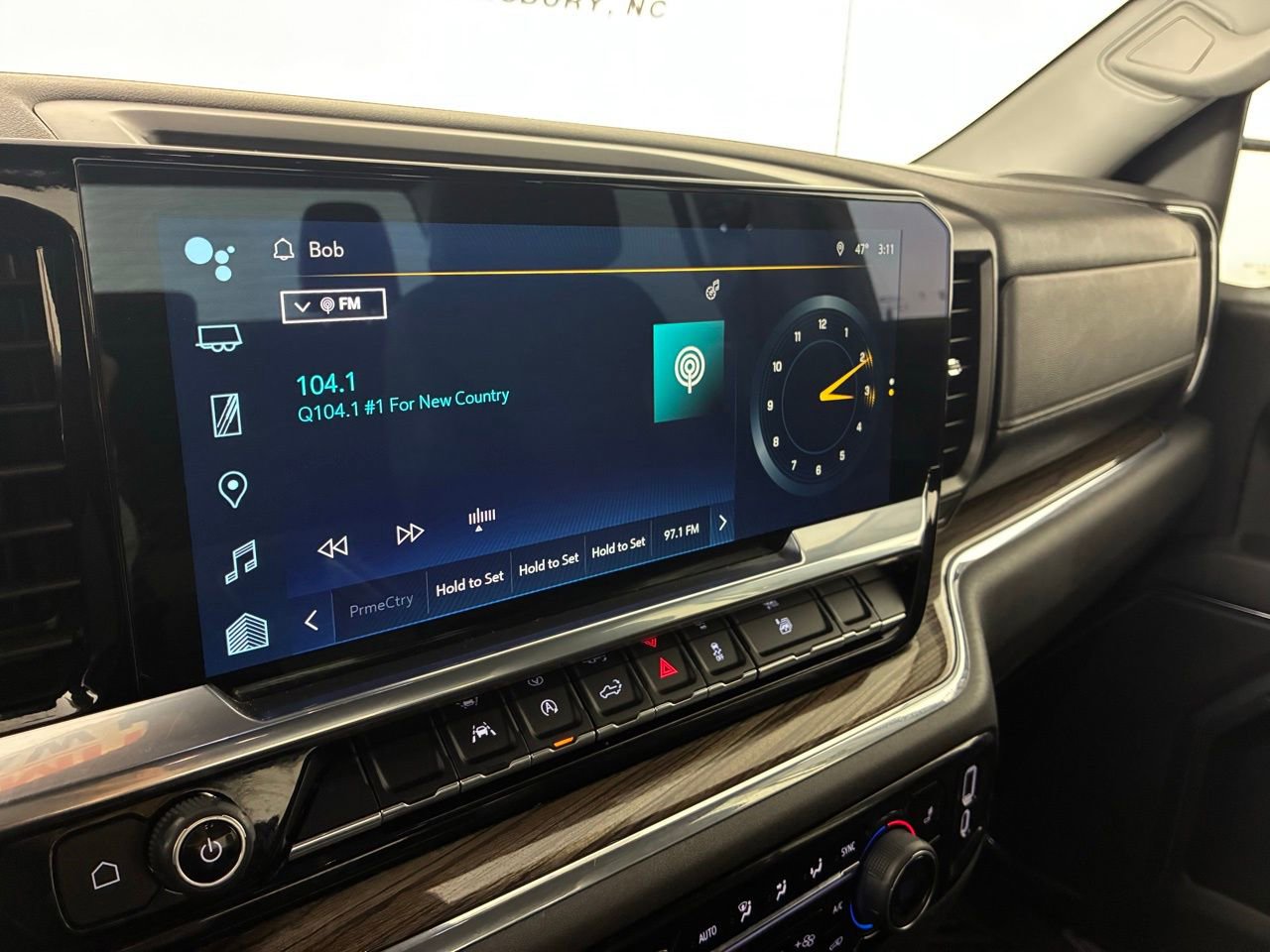 Used 2024 Chevrolet Silverado 1500 LT image 18