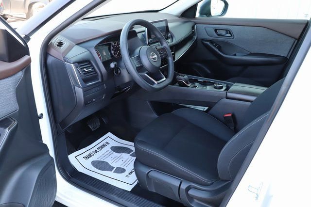 Used 2023 Nissan Rogue S image 10