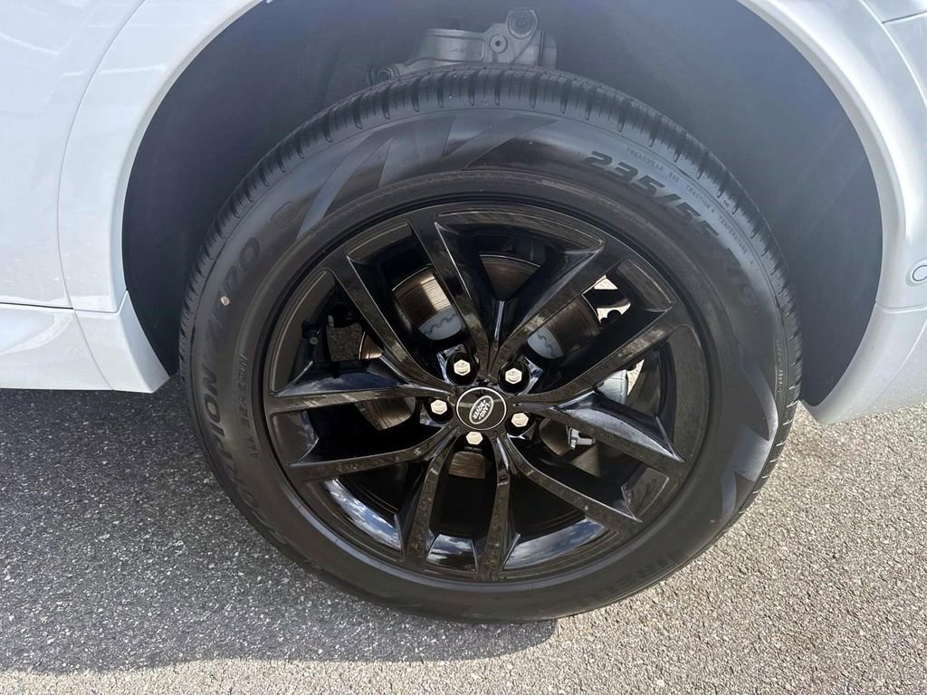 New 2025 Land Rover Discovery Sport S image 3