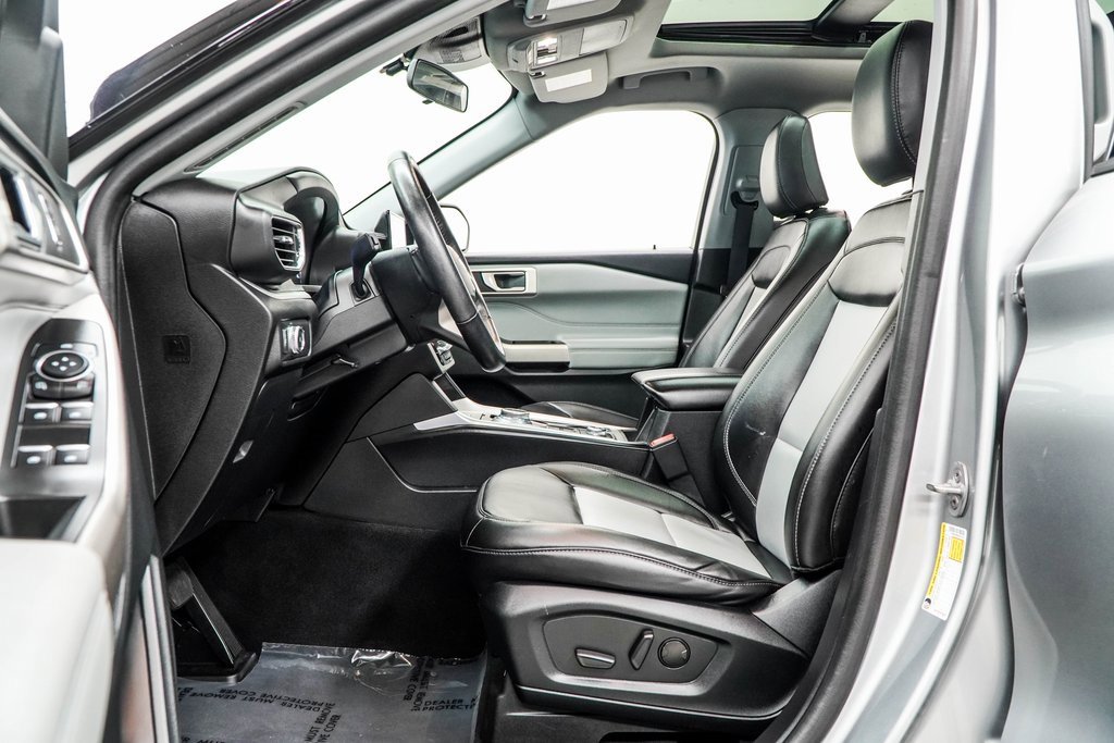 Used 2022 Ford Explorer XLT w/ Equipment Group 202A image 37