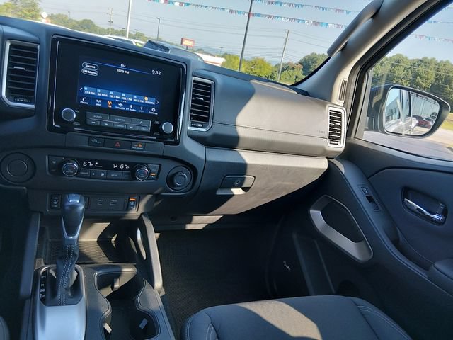 Used 2024 Nissan Frontier SV w/ SV Convenience Package RWD image 11