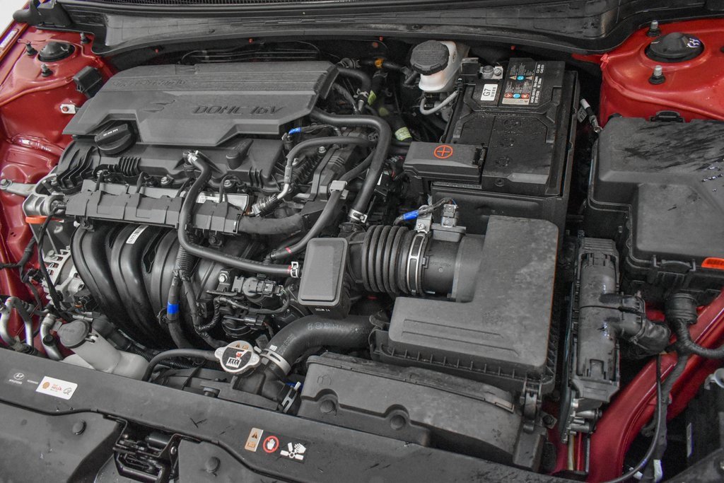 Used 2023 Hyundai Elantra SE w/ Preferred Accessory Package image 8