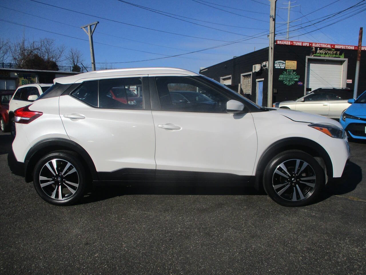 Used 2018 Nissan Kicks SV image 5