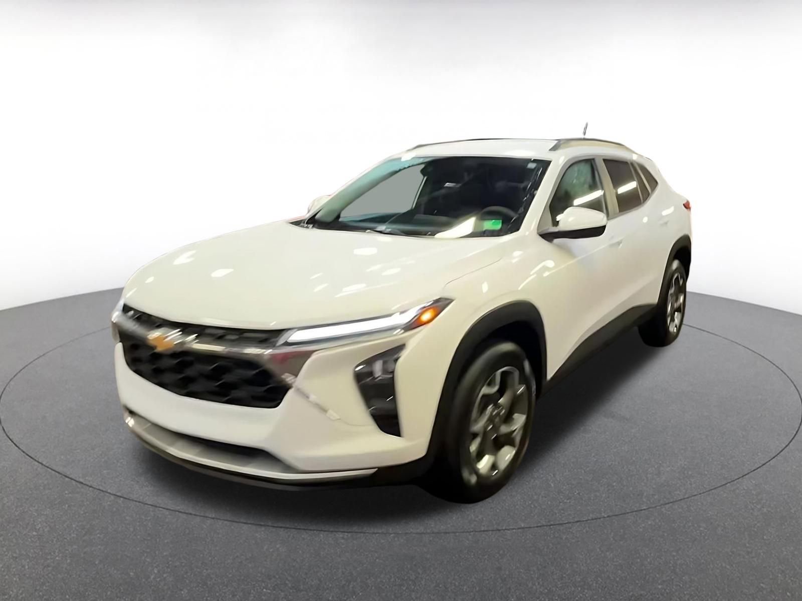 Used 2025 Chevrolet Trax LT image 7