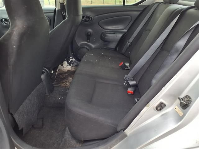 Used 2015 Nissan Versa S FWD image 29