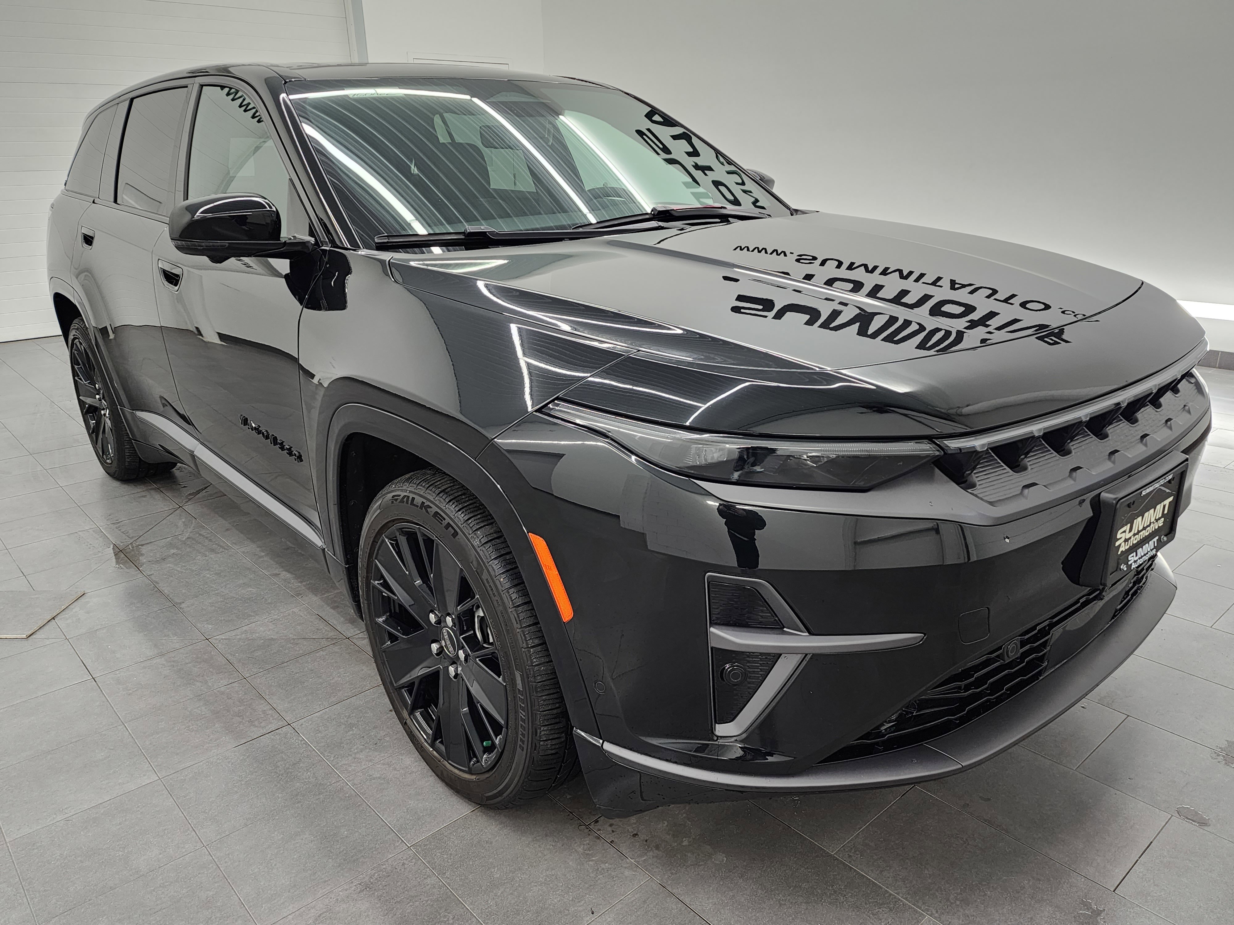 Used 2024 Jeep Wagoneer Launch Edition image 2