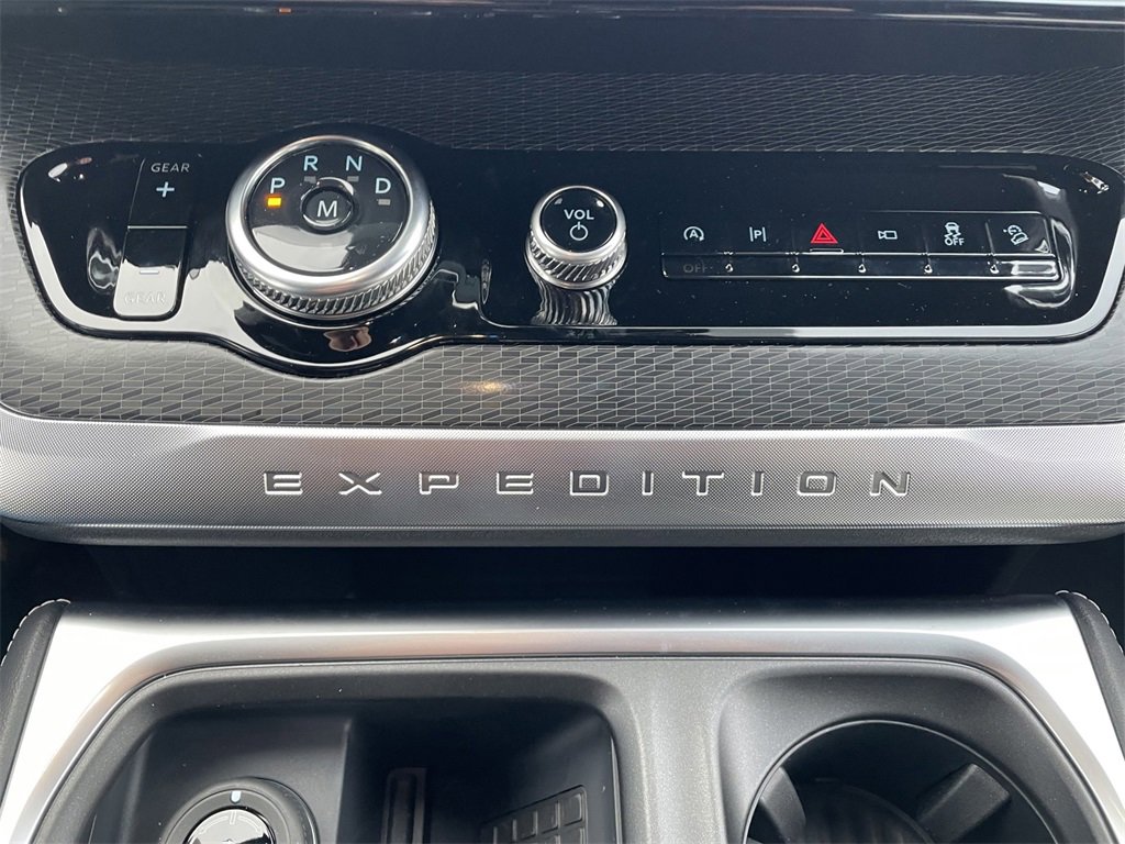 New 2025 Ford Expedition Max Platinum w/ Stealth Performance Package image 22