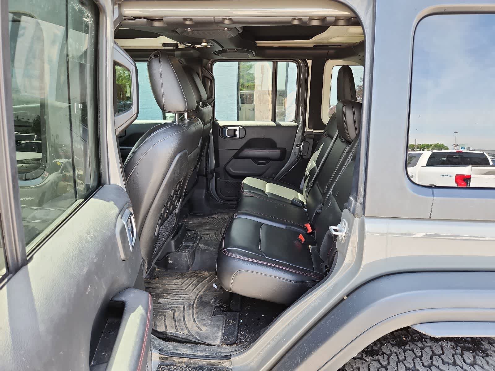 Certified 2021 Jeep Wrangler Unlimited Rubicon w/ Xtreme Recon 35" Tire Package AWD/4WD image 28