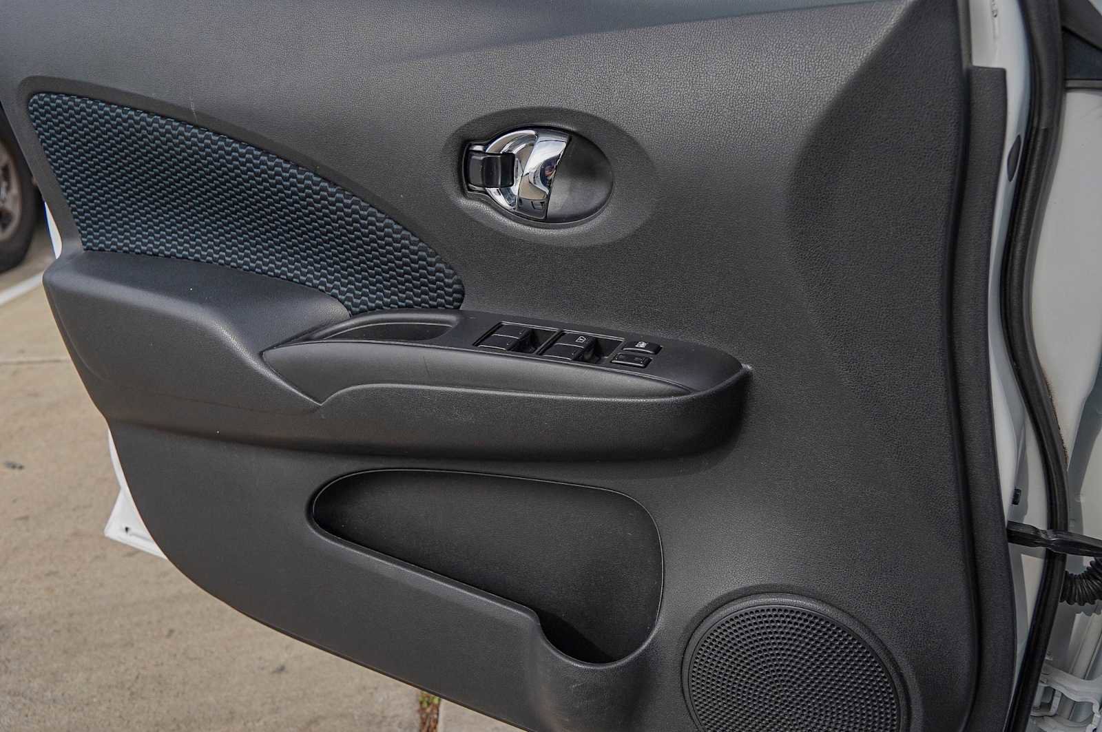 Used 2018 Nissan Versa Note SV image 22