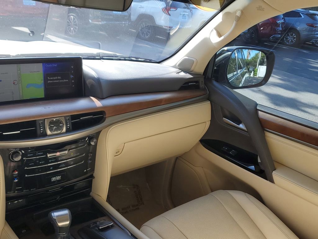 Used 2019 Lexus LX 570 4WD w/ Luxury Package image 21