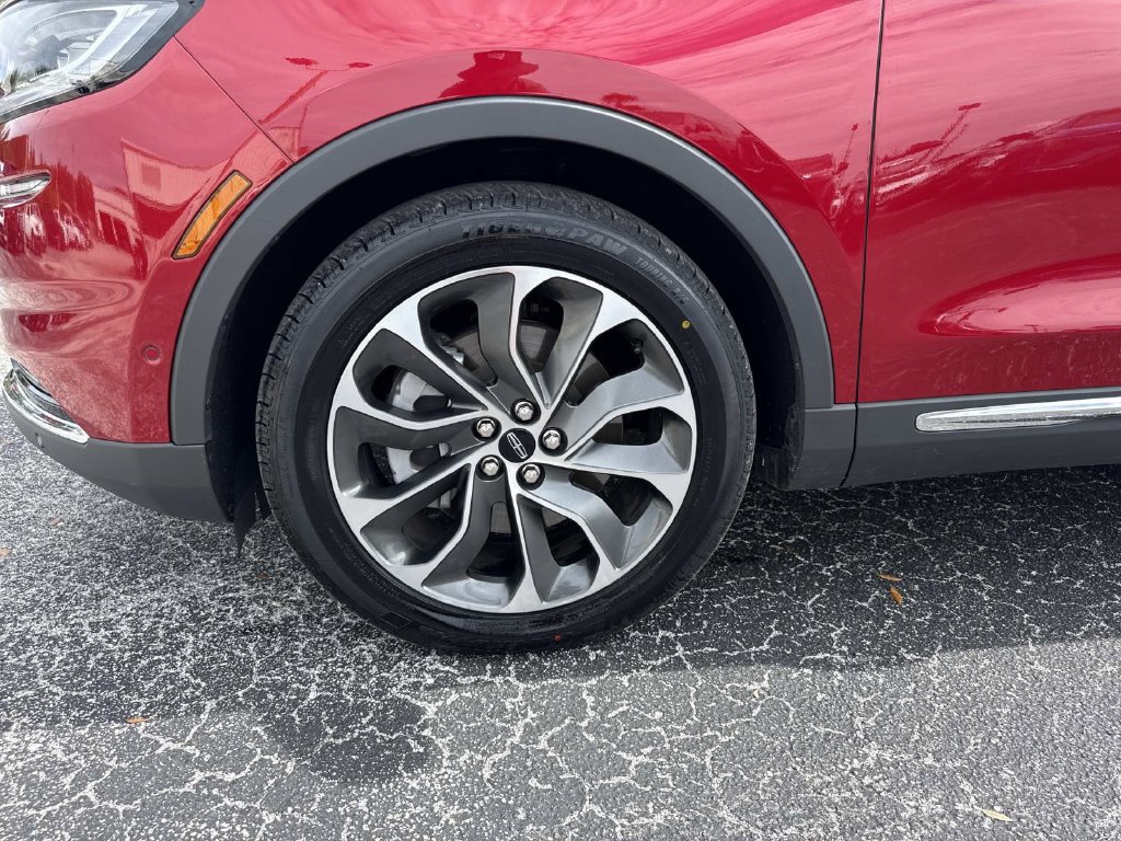 Used 2021 Lincoln Nautilus Reserve w/ Equipment Group 201A AWD/4WD image 10