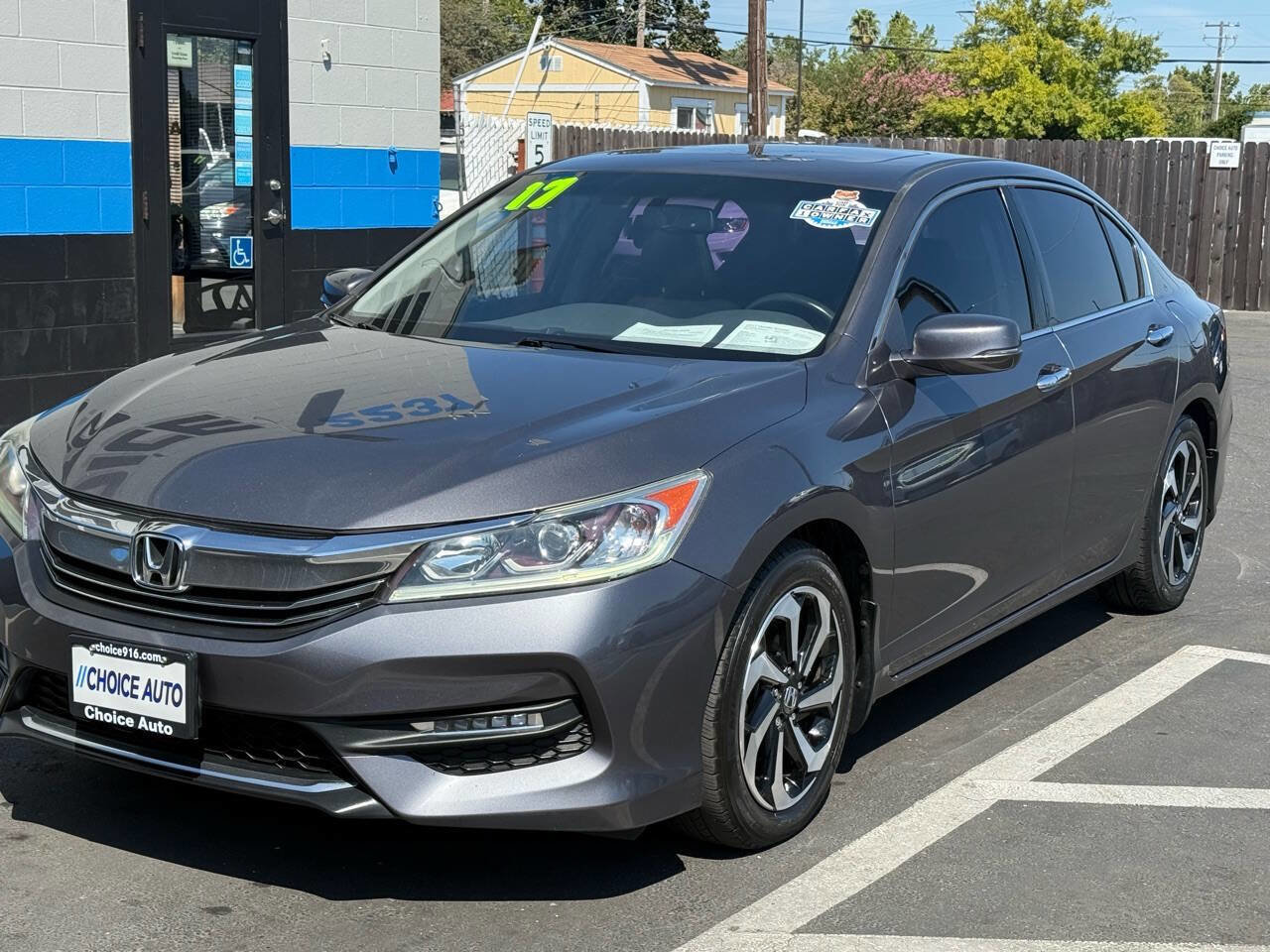 Used 2017 Honda Accord EX-L image 3