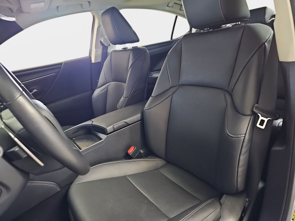 Certified 2025 Lexus ES 300h w/ Premium Package FWD image 14