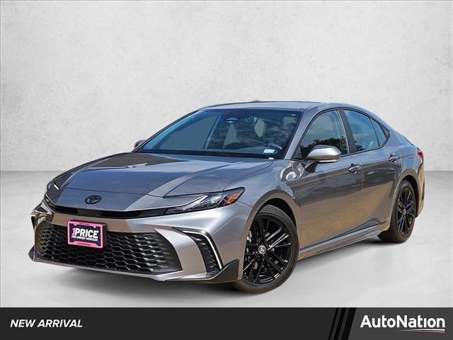 Used 2025 Toyota Camry SE image 1