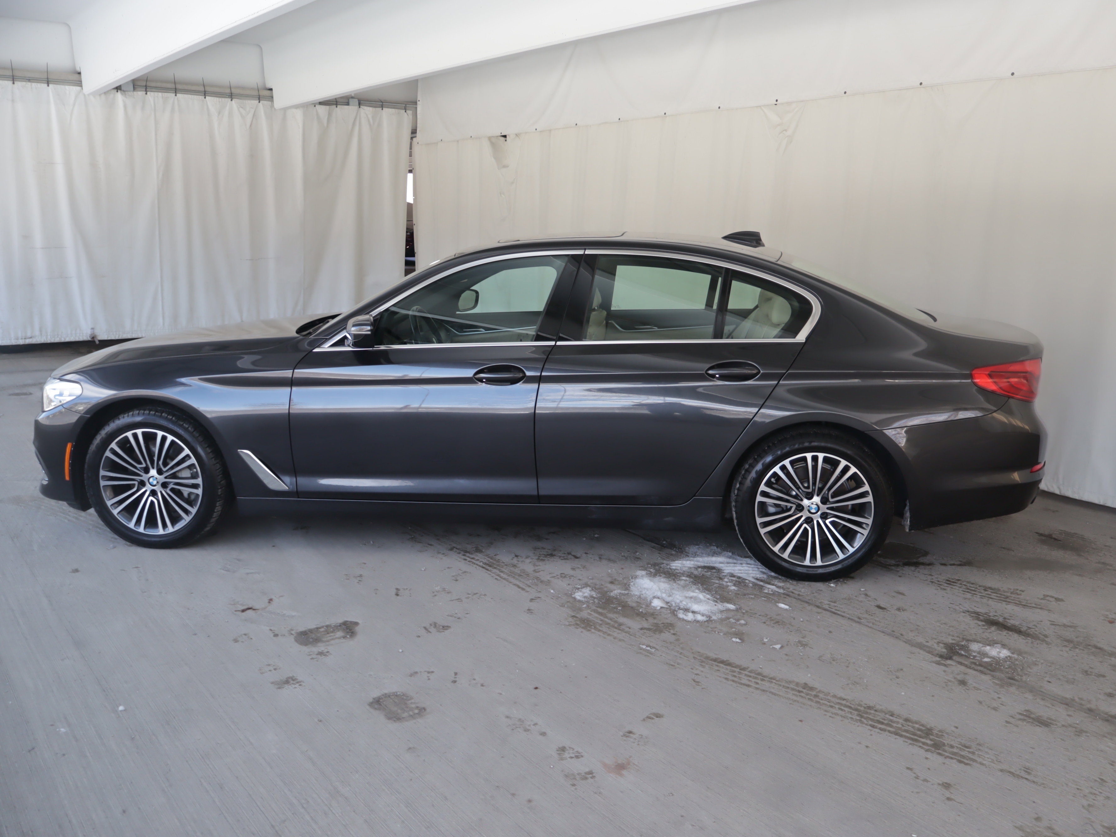 Used 2019 BMW 530i xDrive w/ Convenience Package image 27