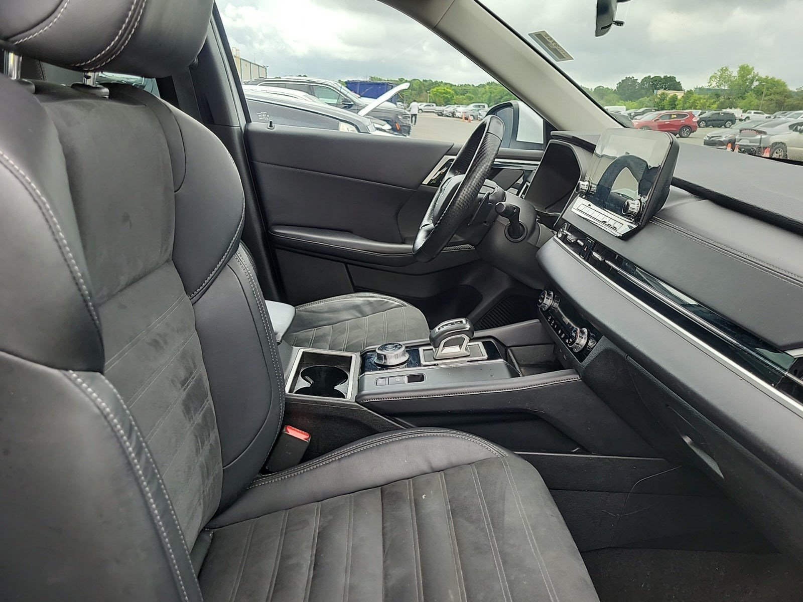 Used 2022 Mitsubishi Outlander SEL Black Edition FWD image 11