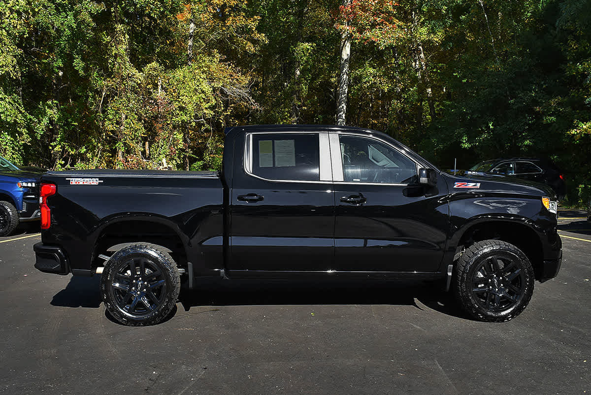 Used 2024 Chevrolet Silverado 1500 LT Trail Boss w/ Convenience Package II AWD/4WD image 6