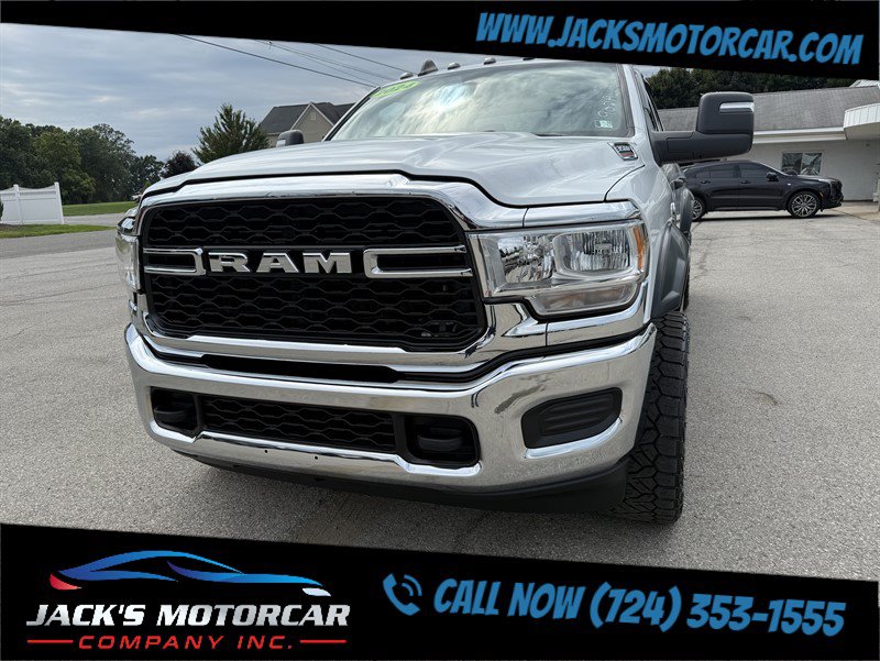 Used 2024 RAM 3500 Tradesman w/ Chrome Appearance Group AWD/4WD image 6