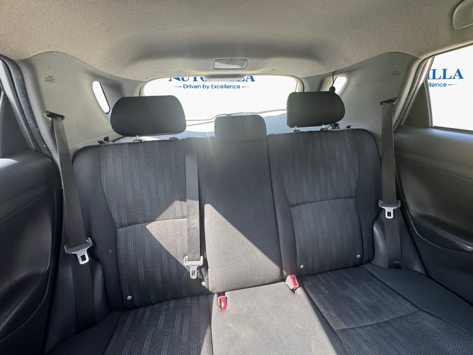 Used 2013 Toyota Matrix L FWD image 12