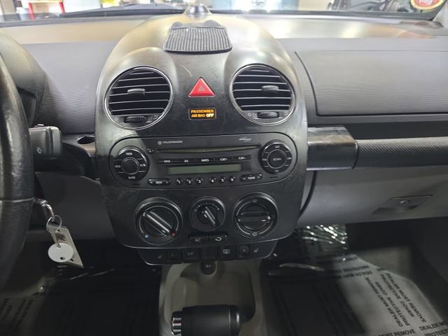 Used 2006 Volkswagen Beetle Convertible w/ Package 2 image 21