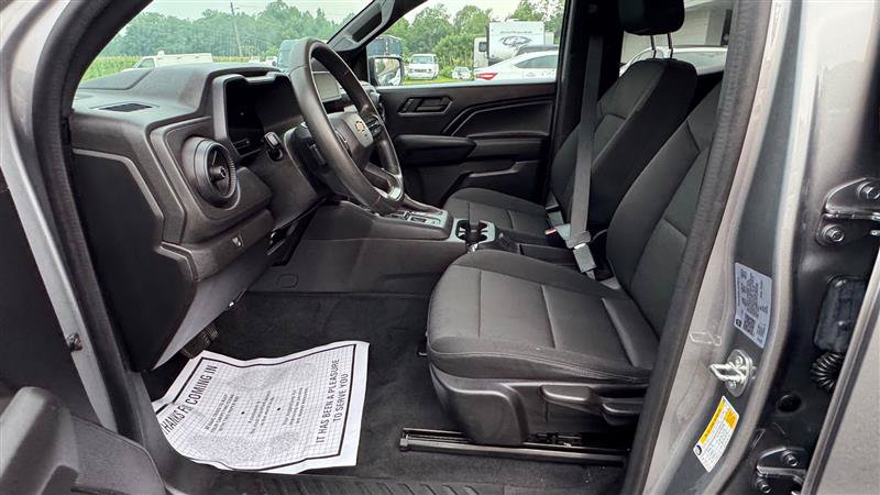 Used 2023 Chevrolet Colorado W/T RWD image 29