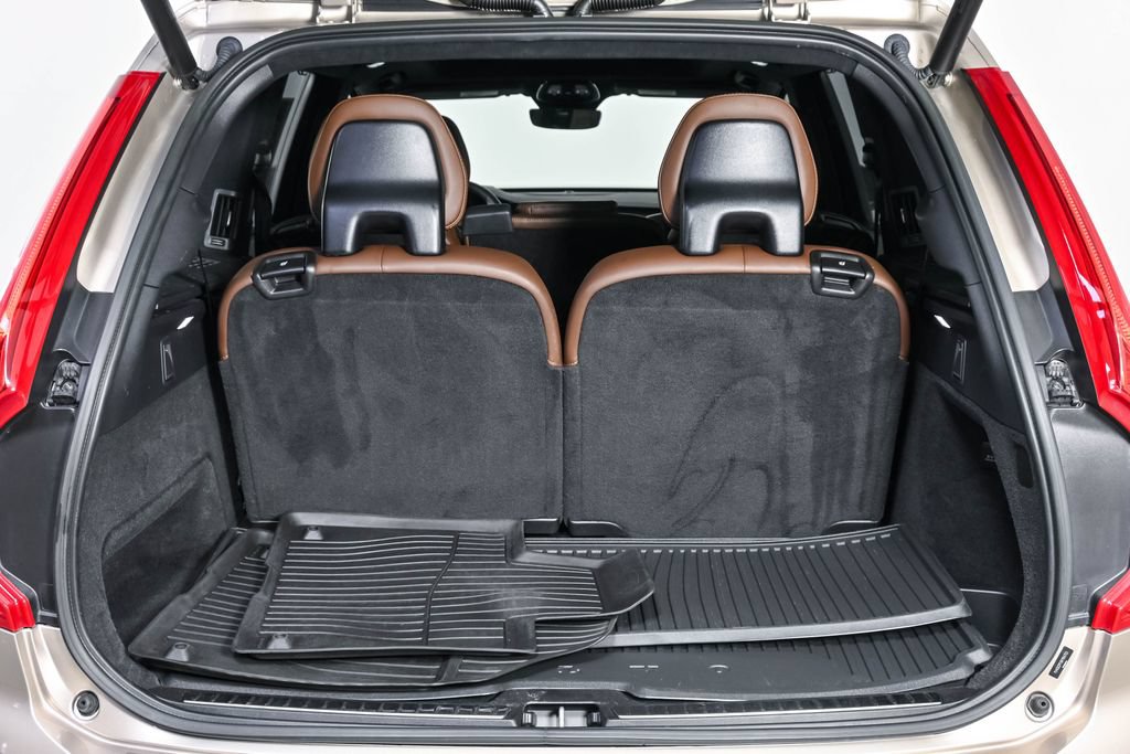 Certified 2024 Volvo XC90 B6 Ultimate w/ Lounge Package AWD/4WD image 33