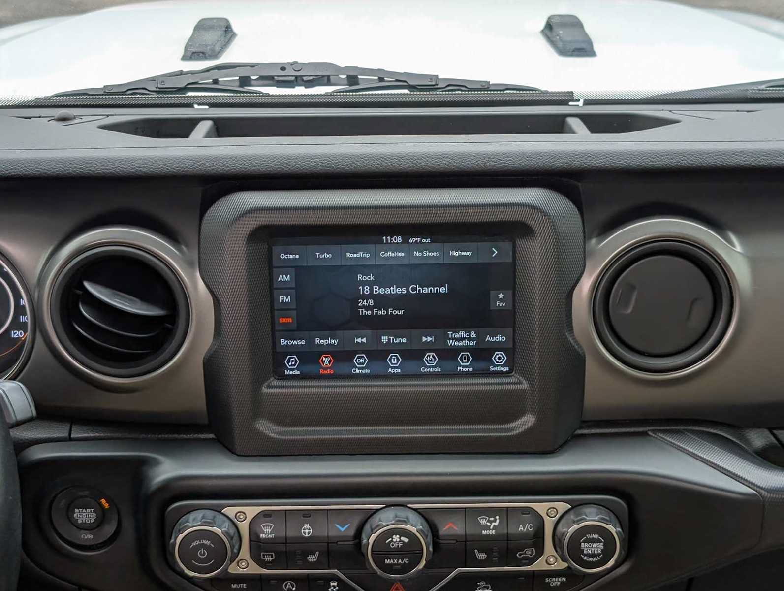 Used 2022 Jeep Wrangler Unlimited Sport AWD/4WD image 18