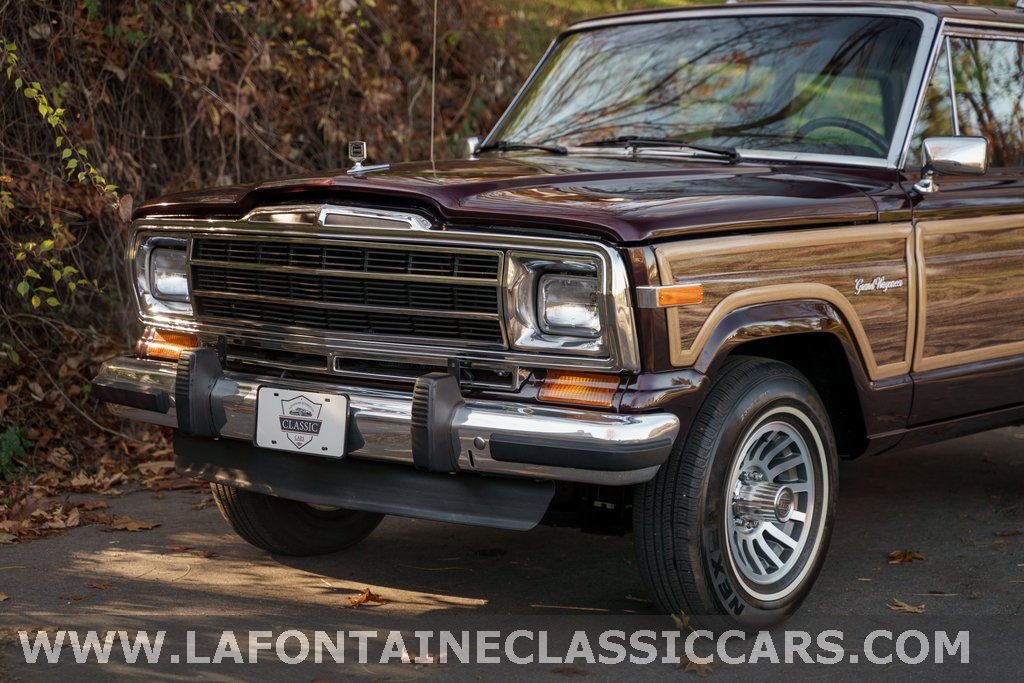 Used 1991 Jeep Grand Wagoneer Base image 19