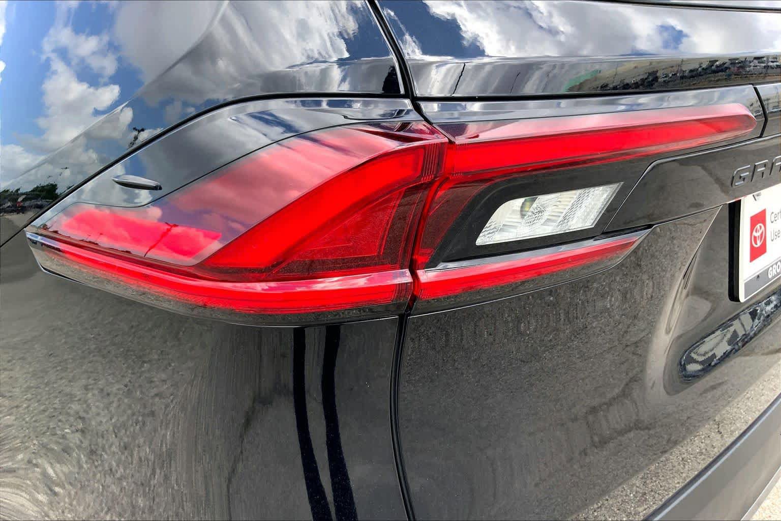 Certified 2025 Toyota Grand Highlander FWD image 28