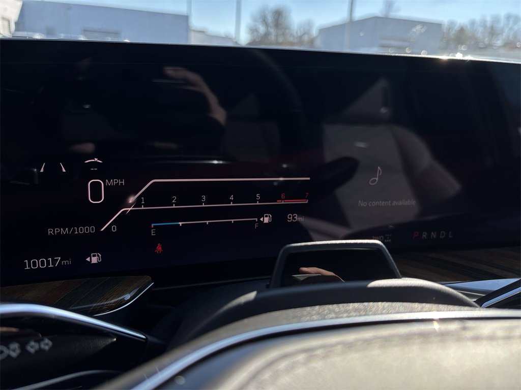 Used 2025 Cadillac Escalade Premium Luxury Platinum image 21