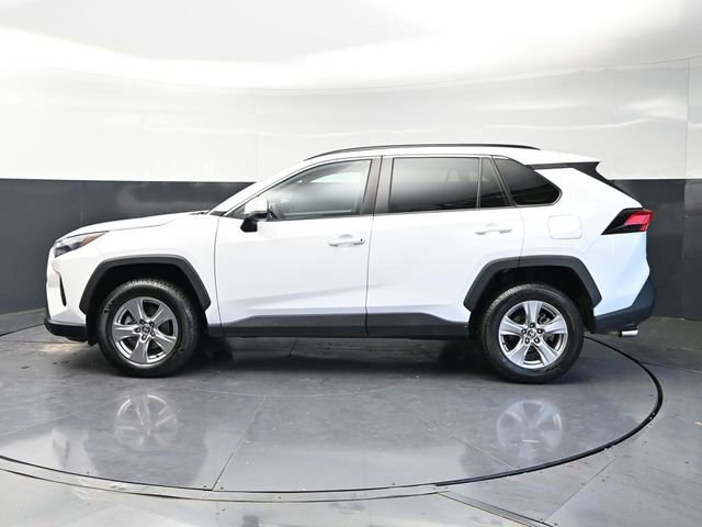 Used 2022 Toyota RAV4 XLE w/ Convenience Package image 8