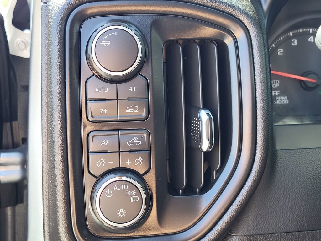 Certified 2026 Chevrolet Silverado 1500 W/T w/ WT Value Package AWD/4WD image 9